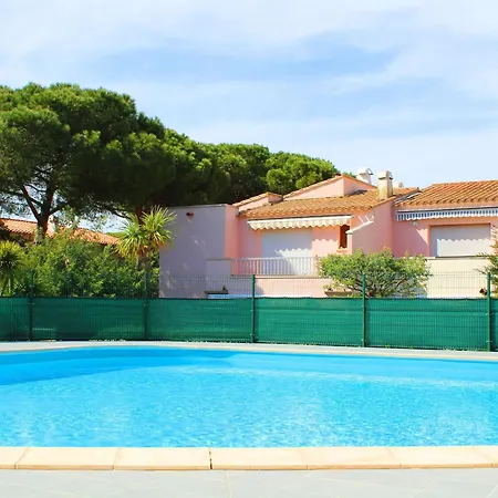 T2 Climatise Avec Mezzanine, Piscine Et Parking, Proche - - Fr-1-607-119 *