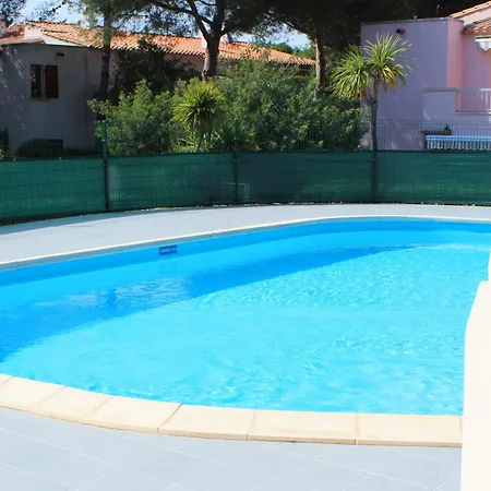 Apartment T2 Climatise Avec Mezzanine, Piscine Et Parking, Proche - - Fr-1-607-119 Agde