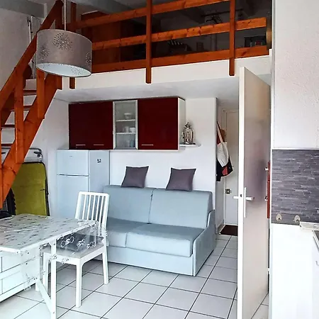 T2 Mezzanine Avec Climatisation, Piscine Et Parking Proche - Fr-1-607-119 Agde