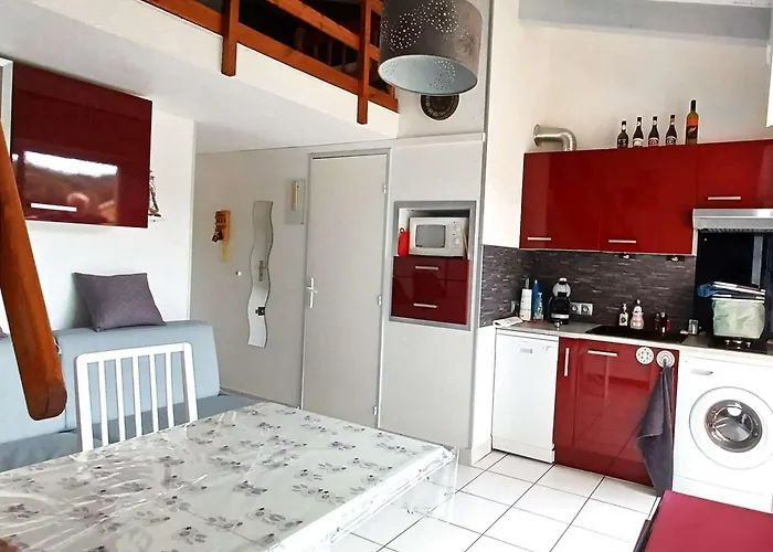 T2 Mezzanine Avec Climatisation, Piscine Et Parking Proche - Fr-1-607-119 아파트 아그